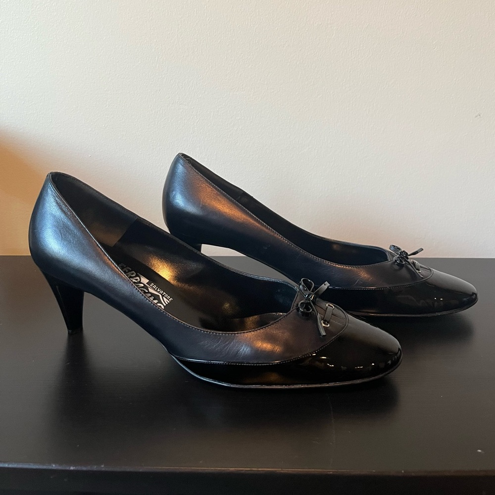 Salvatore Ferragamo Black Leather Bow Tie Pumps Size 11